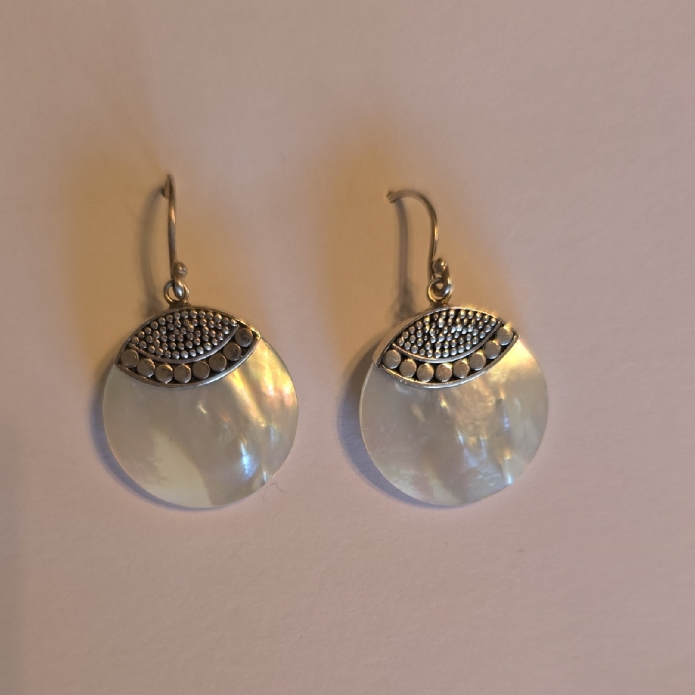 Elegant Sterling Silver and Mother Of Pearl Earrings